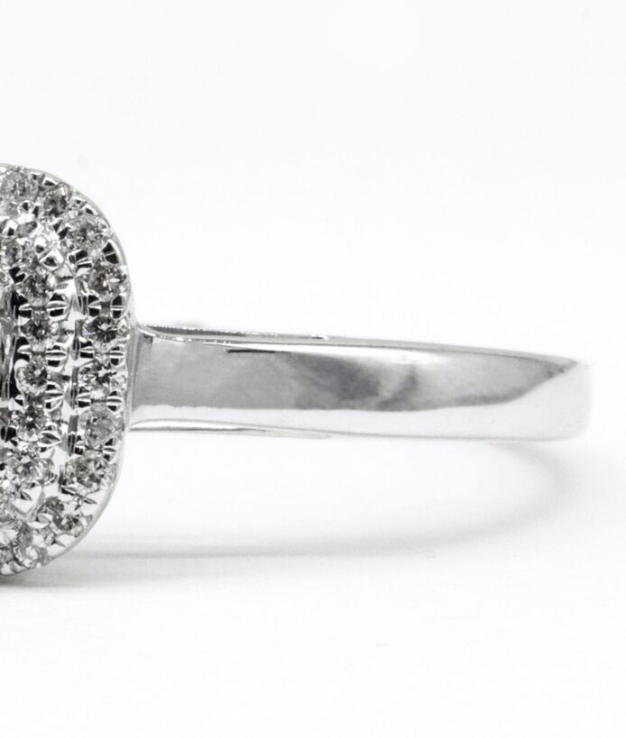 Platinum Round Ring - Image 3